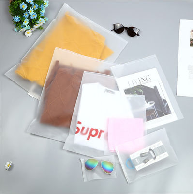 Borse di plastica della serratura dello zip del PE del PVC di serigrafia per i vestiti a prova d'umidità